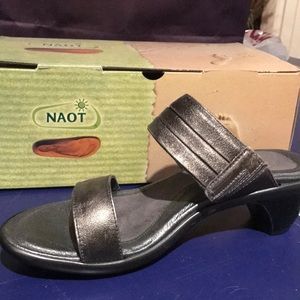 Isis Metal Naot Leather shoes